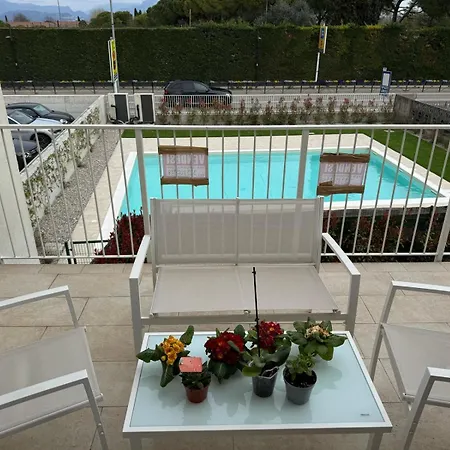 Apartamento The Breeze - With Pool Peschiera del Garda