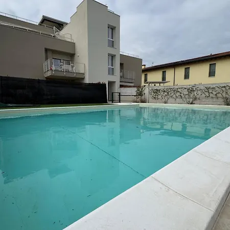 The Breeze - With Pool *