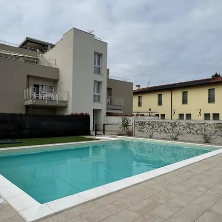 The Breeze - With Pool *